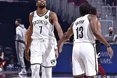 米6体育平台-篮网惨败独行侠，杜兰特单节狂飙分