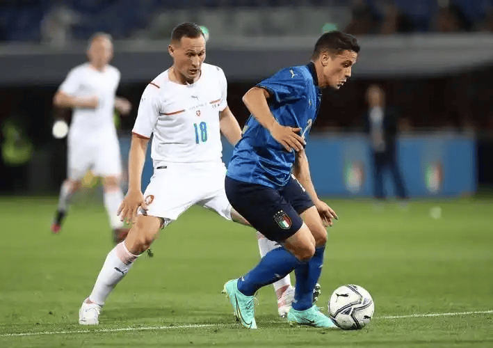 关于埃弗顿客场惜败，英超球队客战难题待解的信息